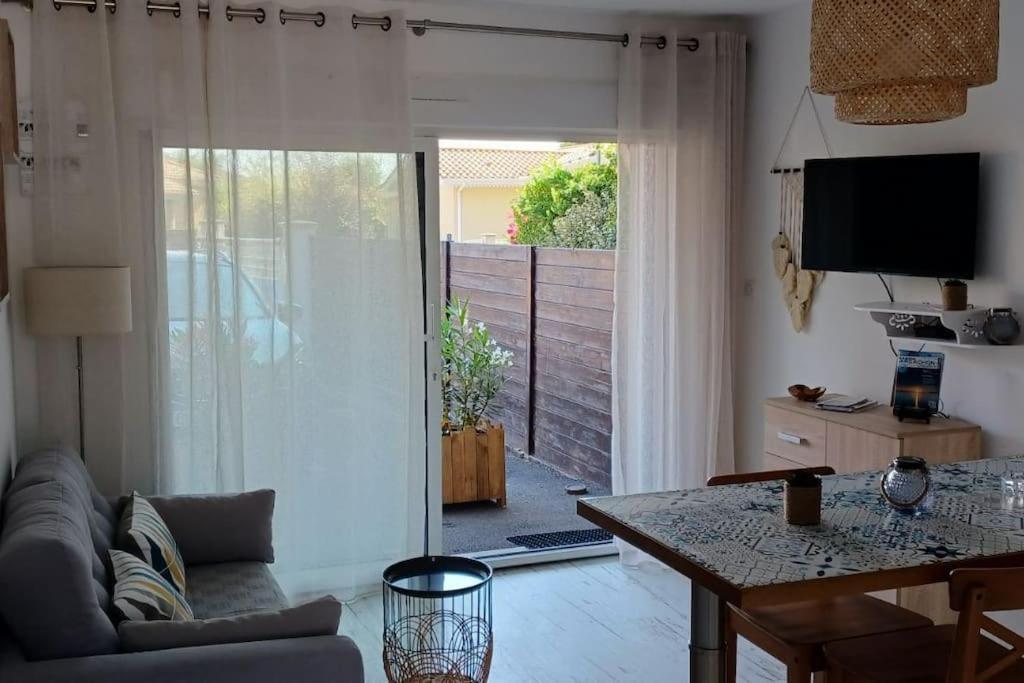 Appartement 2 Pieces, 1 Chambre, Terrasse Gujan-Mestras Exteriér fotografie